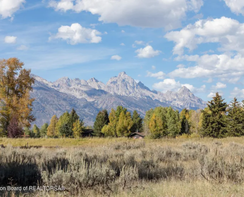 105 E Cottonwood Drive